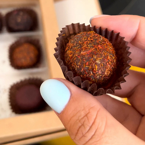 Финиковый трюфель гибискус, сафлор и арония 150г