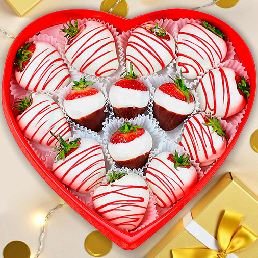 Свежая клубника в шоколаде набор сердце 560г