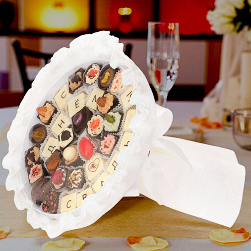 "С Днём свадьбы" букет из конфет  ручной работы 345г