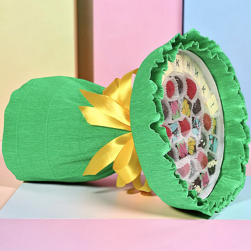 "Выпускник" букет из конфет ручной работы (зеленый)