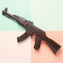 "Автомат Калашникова" скульптура молочный шоколад