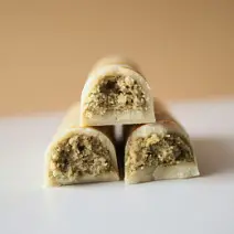 Дубайский белый шоколад с фисташковой начинкой 10г